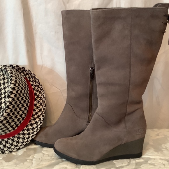 NWOT UGG Dawna Grey Tall Boot suede wedge waterproof - Picture 1 of 12